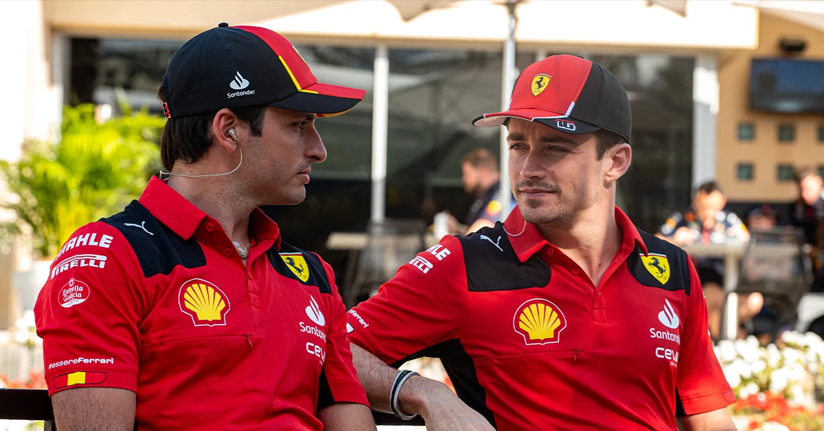 Alonso est “plus proche d&rsquo;une victoire” que Ferrari selon Sainz
