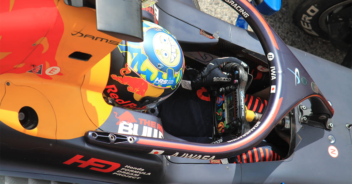 Comment fonctionne un volant de Formule 2 ?