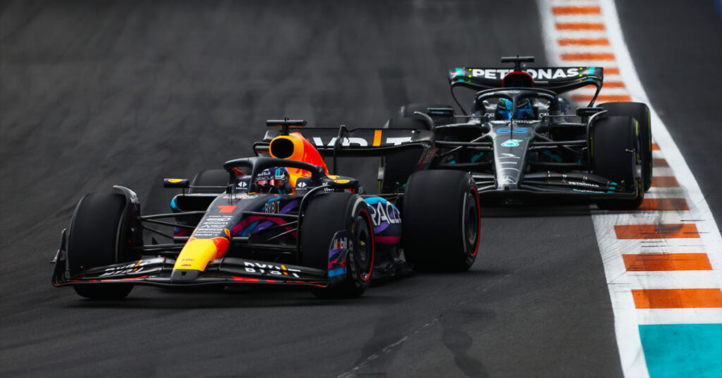Verstappen (Red Bull), Russell (Mercedes), Miami 2023 - ©️ Red Bull Content Pool