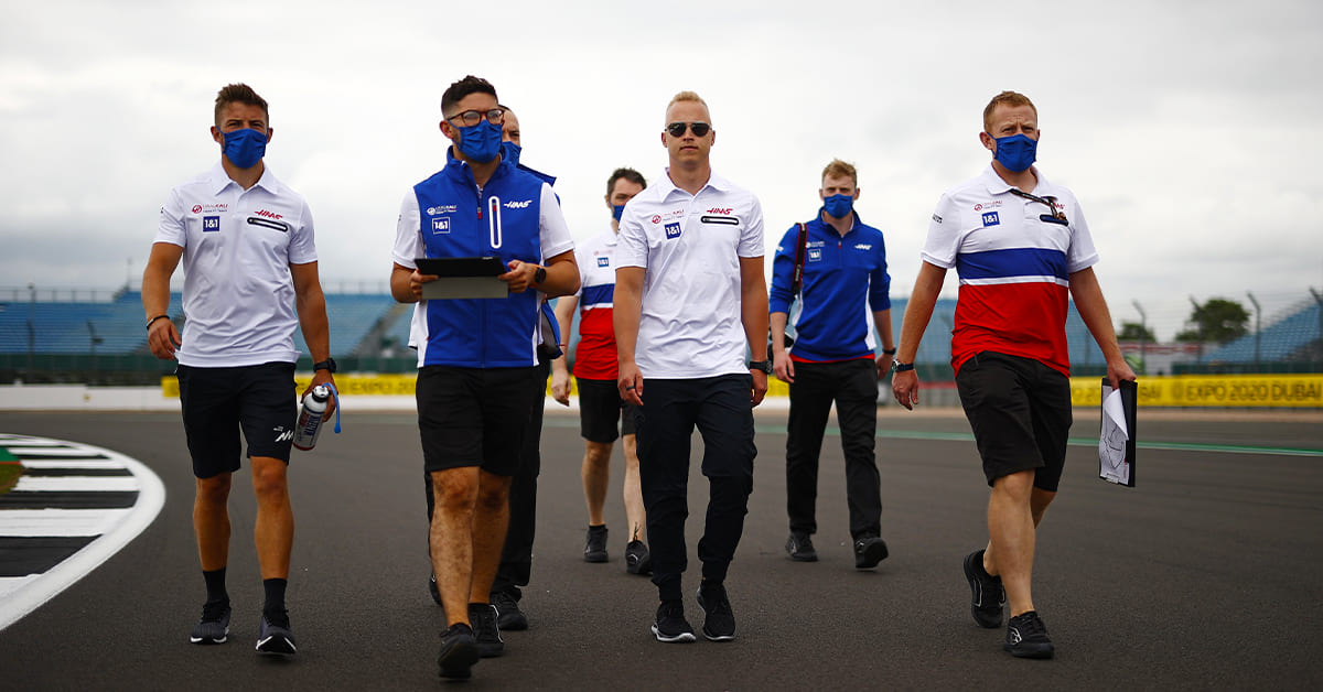 Mazepin ne pourra pas venir discuter de son futur en F1 lors du GP de Grande-Bretagne