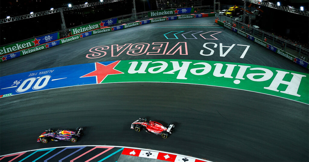 Verstappen (Red Bull) et Leclerc (Ferrari), Las Vegas 2023 - ©️ Red Bull Content Pool